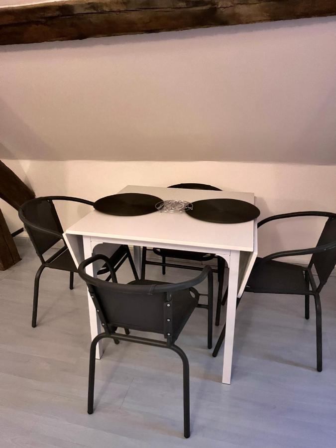 Chablis: Grand Studio En Plein Centre Ville Екстериор снимка